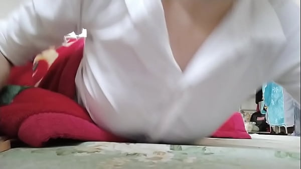 Áo trắng vú đẹp có làm anh lo lắng