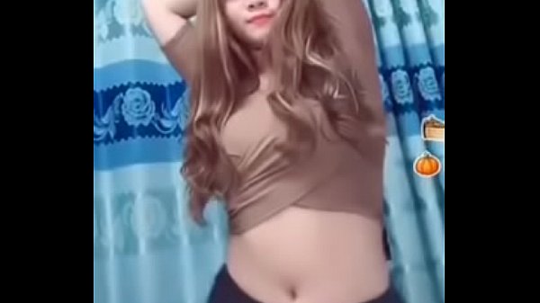 Gái xinh nhảy nhót live bigo
