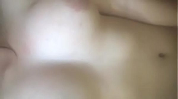 Vú e xinh hàng em khít show cho anh xem