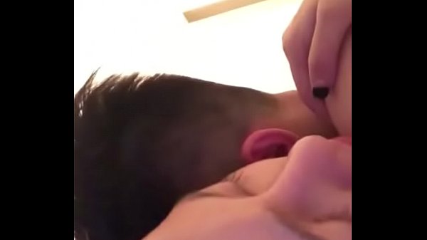 Tram Anh Hot Girl sung sướng cùng bạn trai trong nhà nghỉ