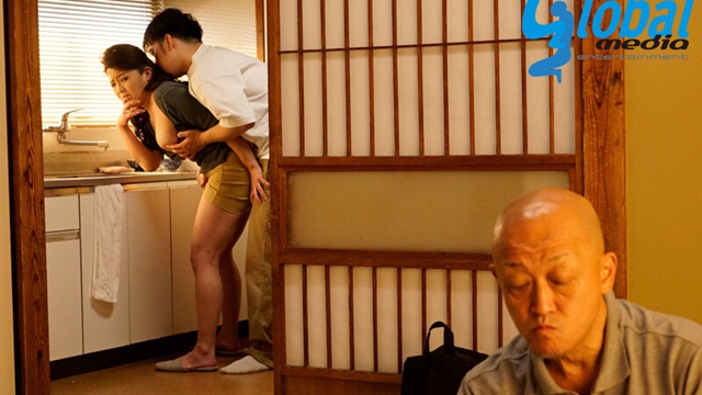 Vụng trộm cùng chị dâu khát tình ngực khủng