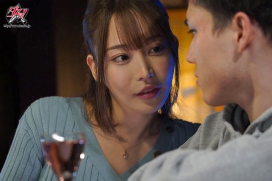 Làm tình cùng chị họ xinh đẹp đầy quyến rũ